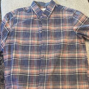 Men's button-down short sleeve shirt